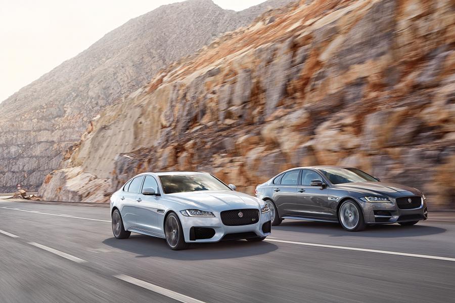  Jaguar XF S AWD 2015 года  (фото 32 из 43)